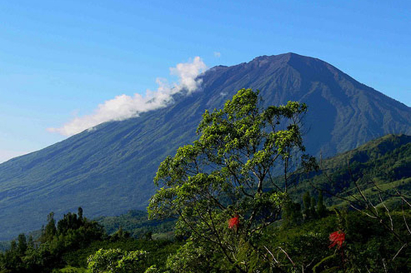 Вулкан Агунг
