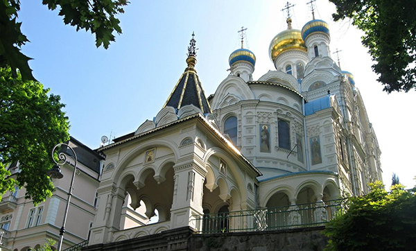 Православная церковь Святых первоверховных апостолов Петра и Павла

